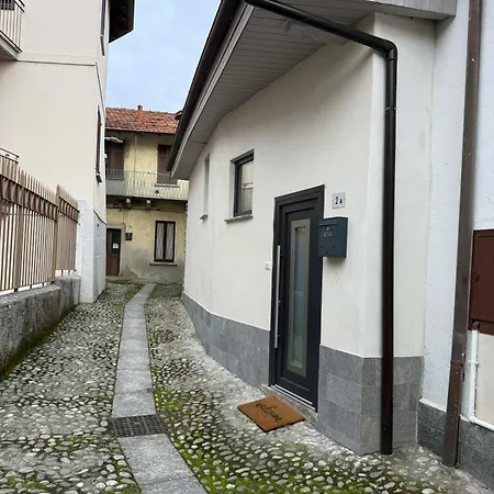 Apartment Modern & Cozy Getaway Above Maggiore *