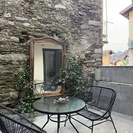 Modern & Cozy Getaway Above Maggiore *