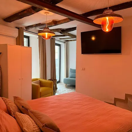 Apartment Modern & Cozy Getaway Above Maggiore Levo