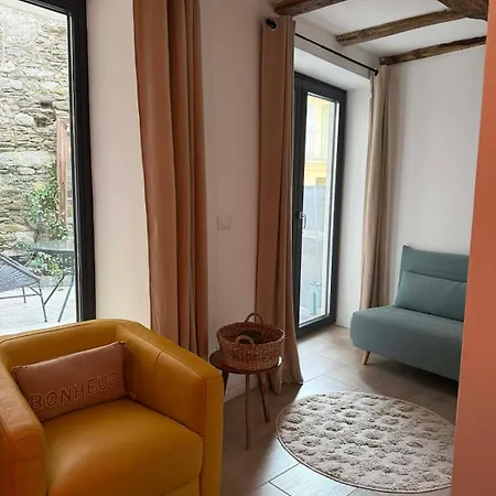 Modern & Cozy Getaway Above Maggiore Apartment Levo